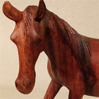 udskåret træ hest mørkt træ gammel figur